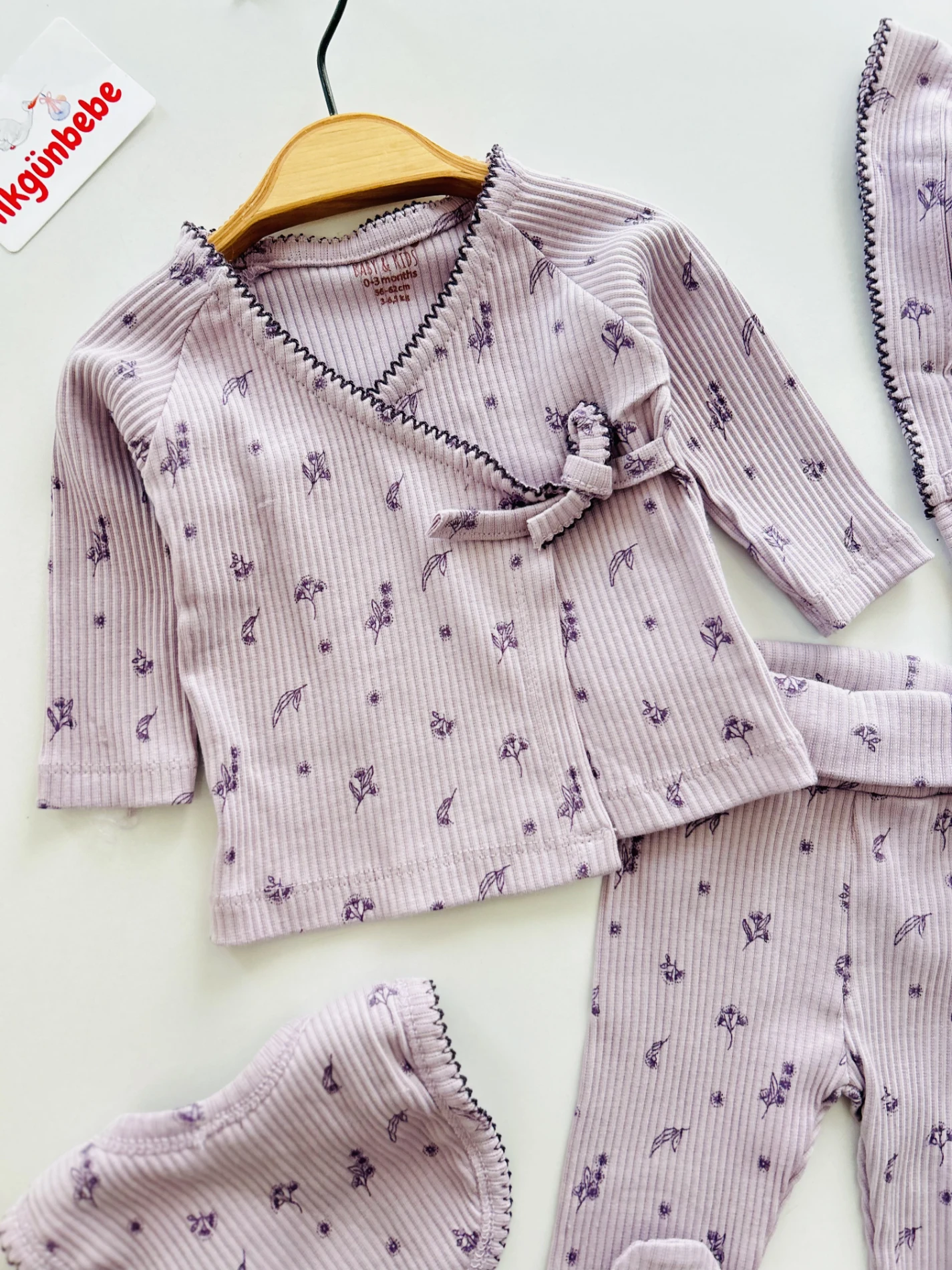 Çiçek Desenli %100 Pamuk 5 Parça Yenidoğan Set