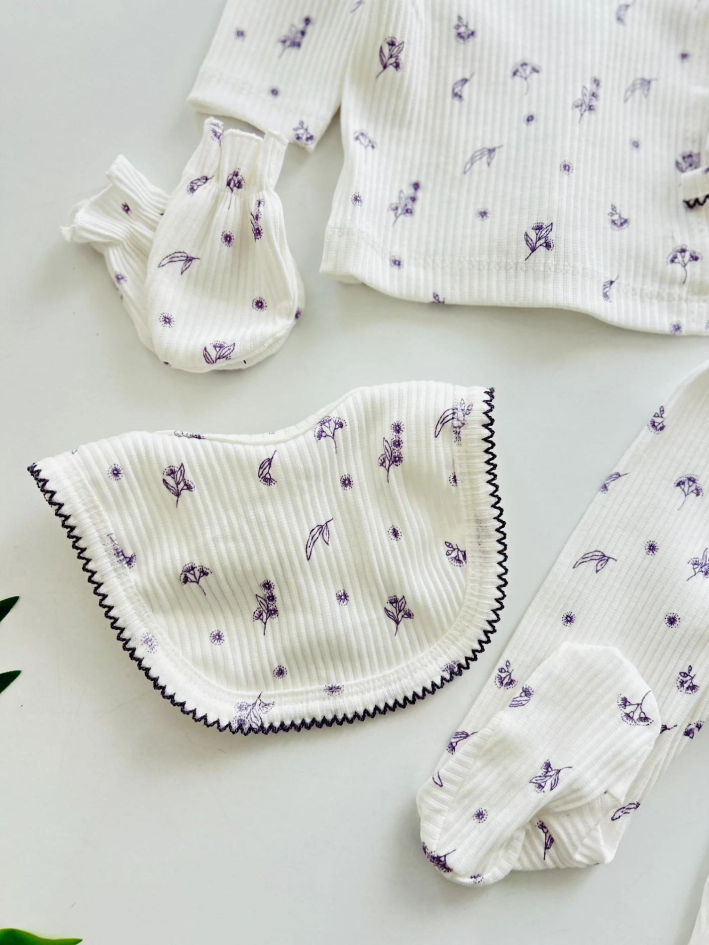 Çiçek Desenli %100 Pamuk 5 Parça Yenidoğan Set