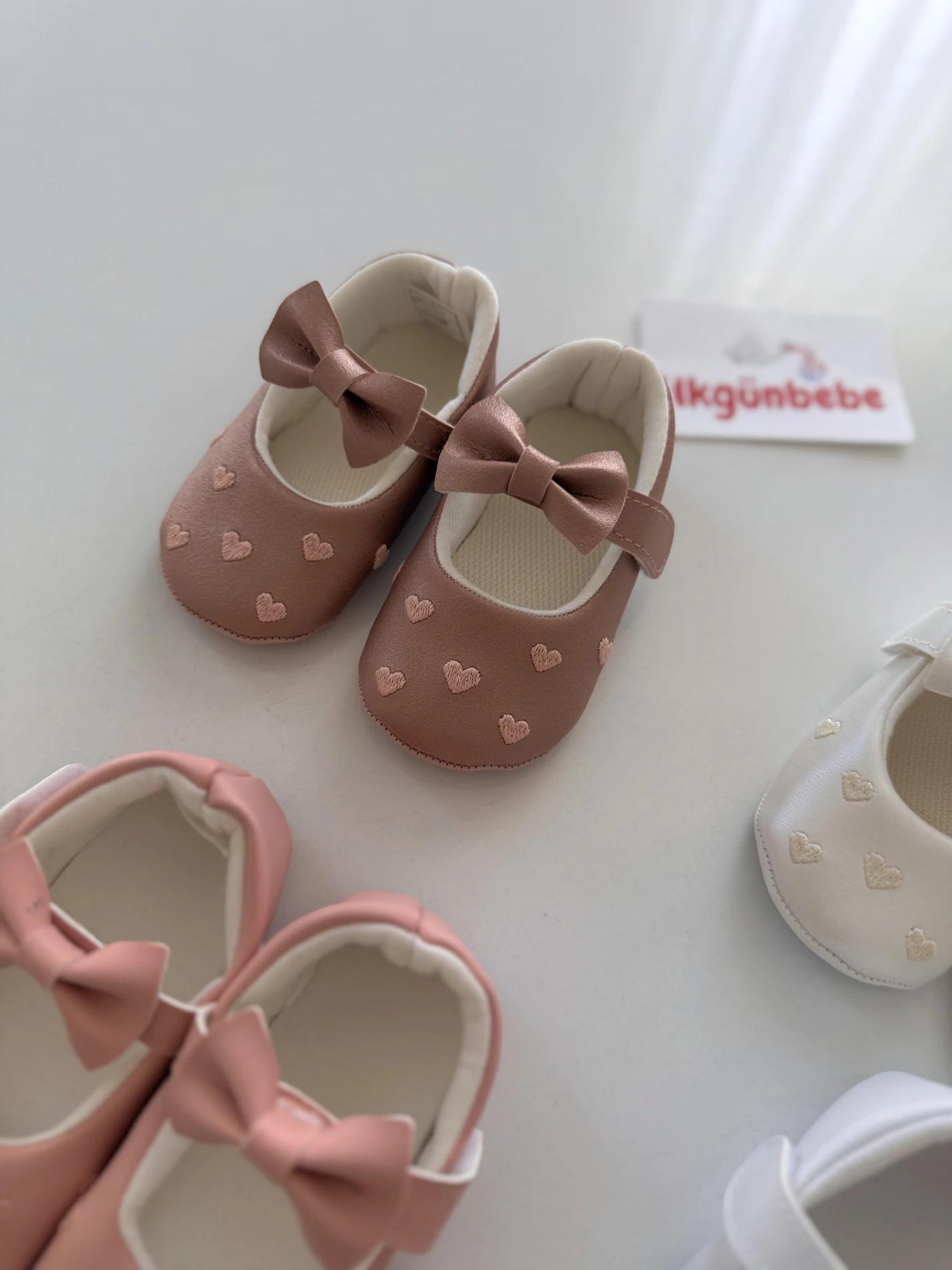 Kalp Desenli Fiyonklu Ayakkabı