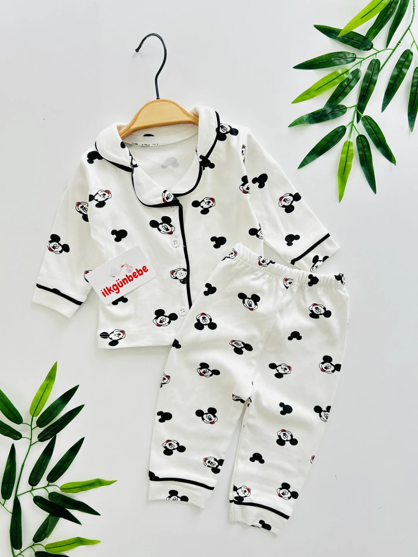 Mickey Mouse Desenli %100 Pamuk Bebe Yaka Pijama Takımı