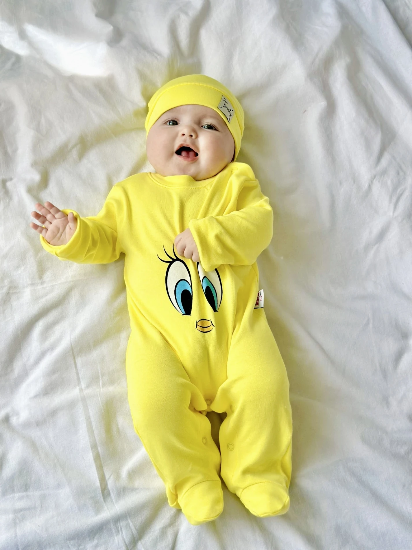 Tweety desenli %100 Pamuk Şapkalı Unisex Tulum Set