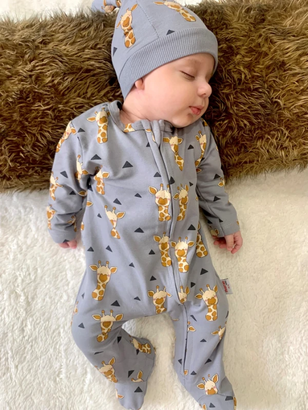 Zürafa Baskılı Fermuarlı Şapkalı Patikli Tulum