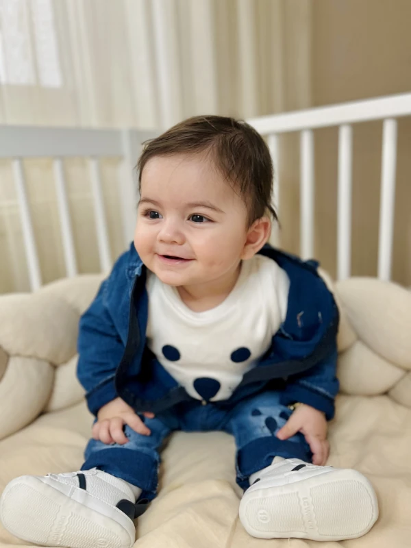 Kapşonlu Kot Ceketli Kot Pantalonlu Basılı 3'Lü Tarz Takım 