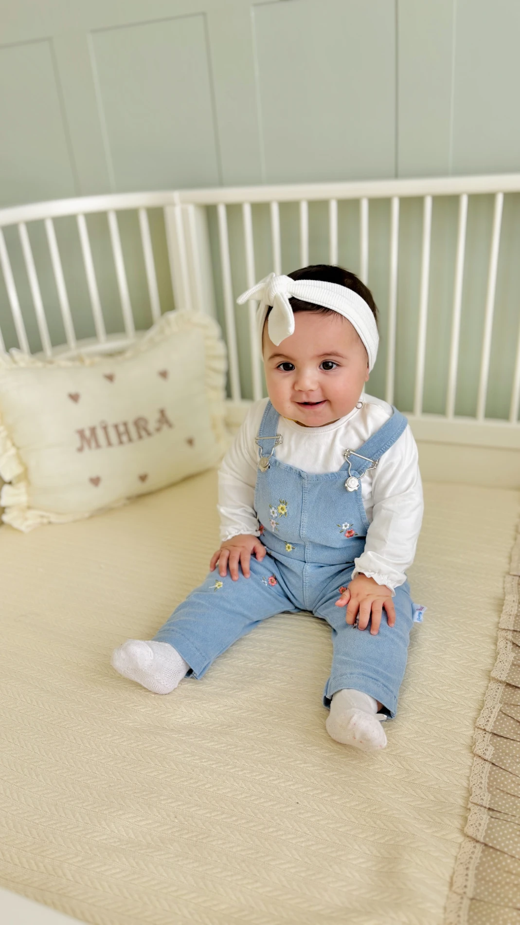 Çiçek Nakışlı Yumuşacık Likralı Organik Kot Salopetli Badili 2’li Salopet