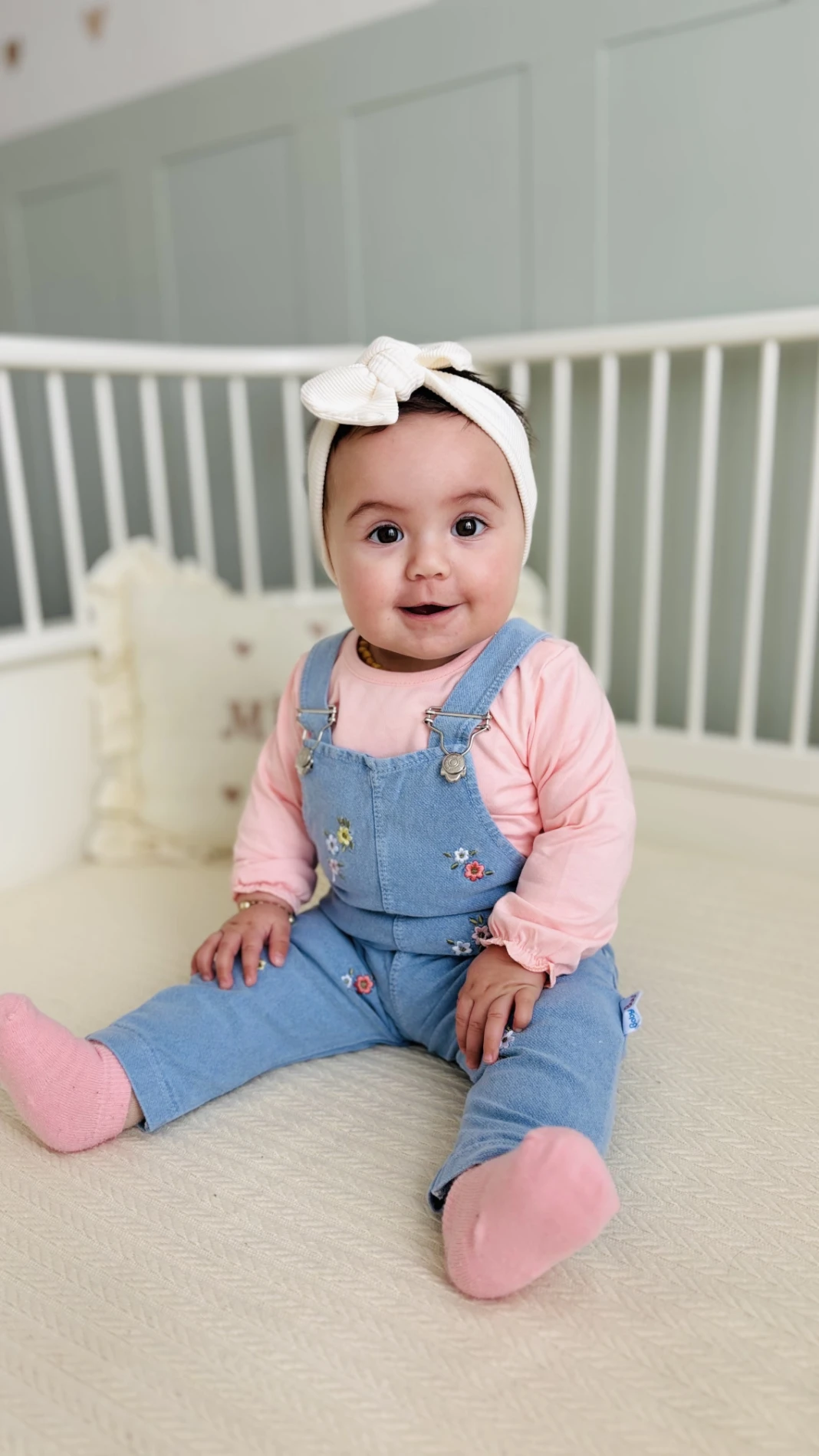 Çiçek Nakışlı Yumuşacık Likralı Organik Kot Salopetli Badili 2’li Salopet