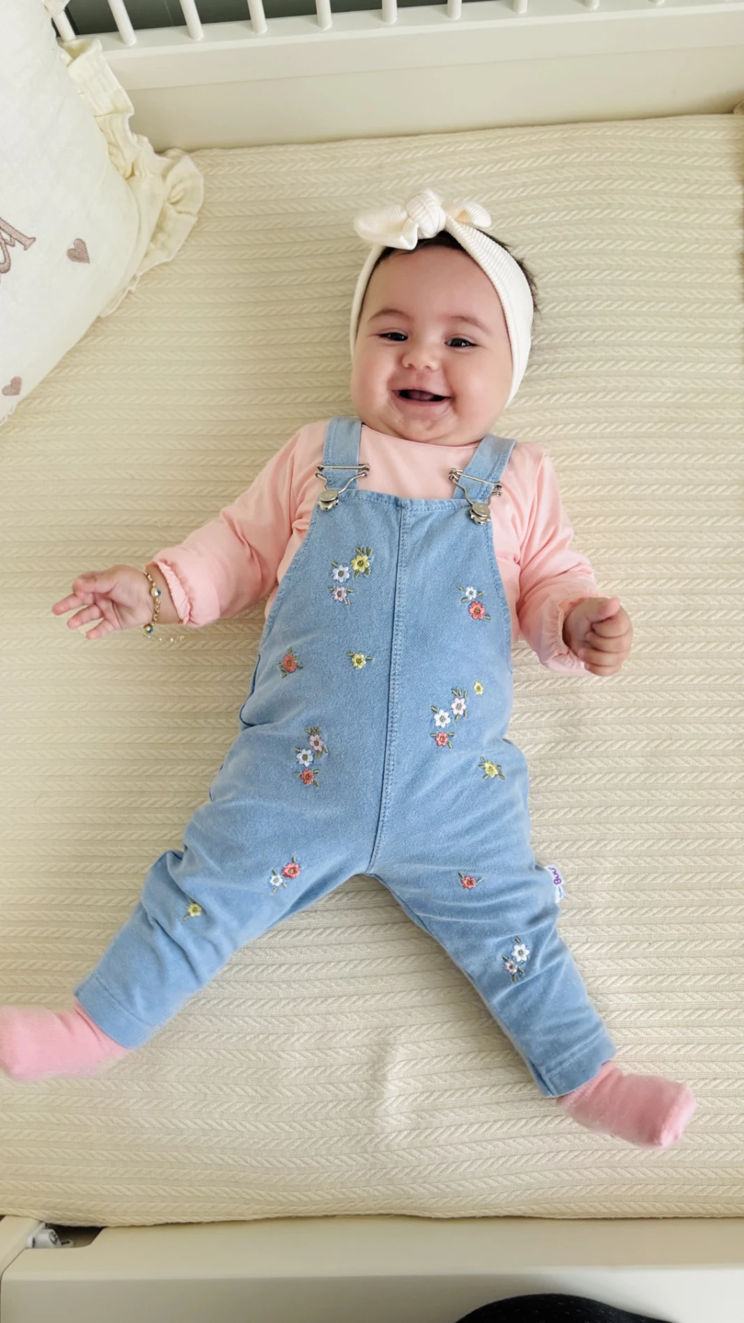 Çiçek Nakışlı Yumuşacık Likralı Organik Kot Salopetli Badili 2’li Salopet