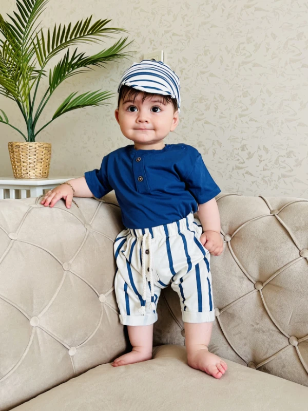 Kasketli Çizgili Şortlu %100 Pamuk 3’lü Takım