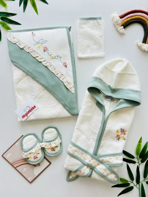 4 Parça Bornozlu Havlulu %100 Pamuk Organik Set