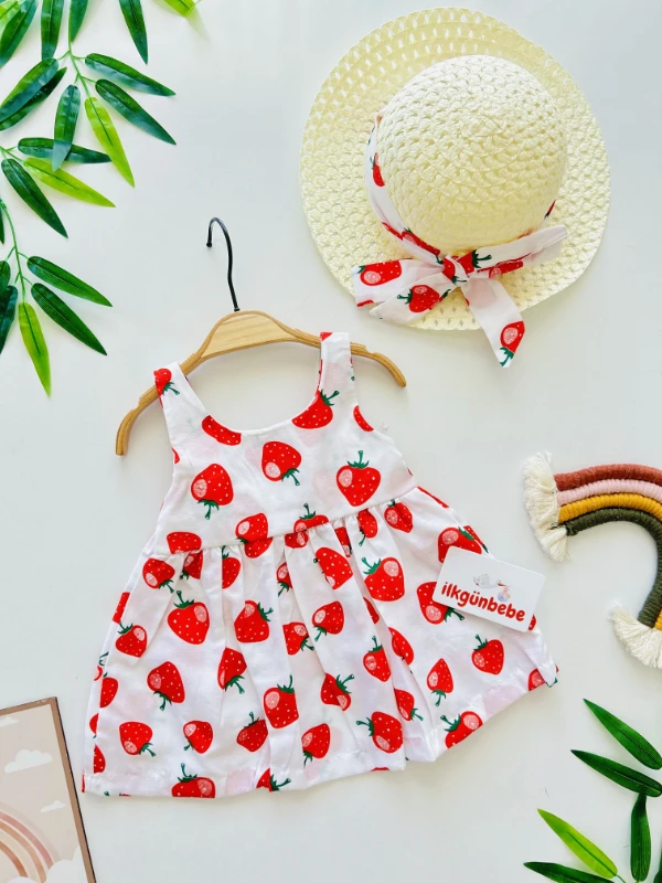 Arkası Fiyonklu Çilek Desenli Şapkalı Elbise 2’li Set