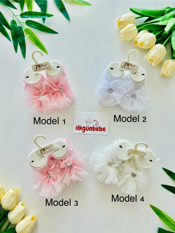 İnci Kelebekli  Fiyonklu Çorap 