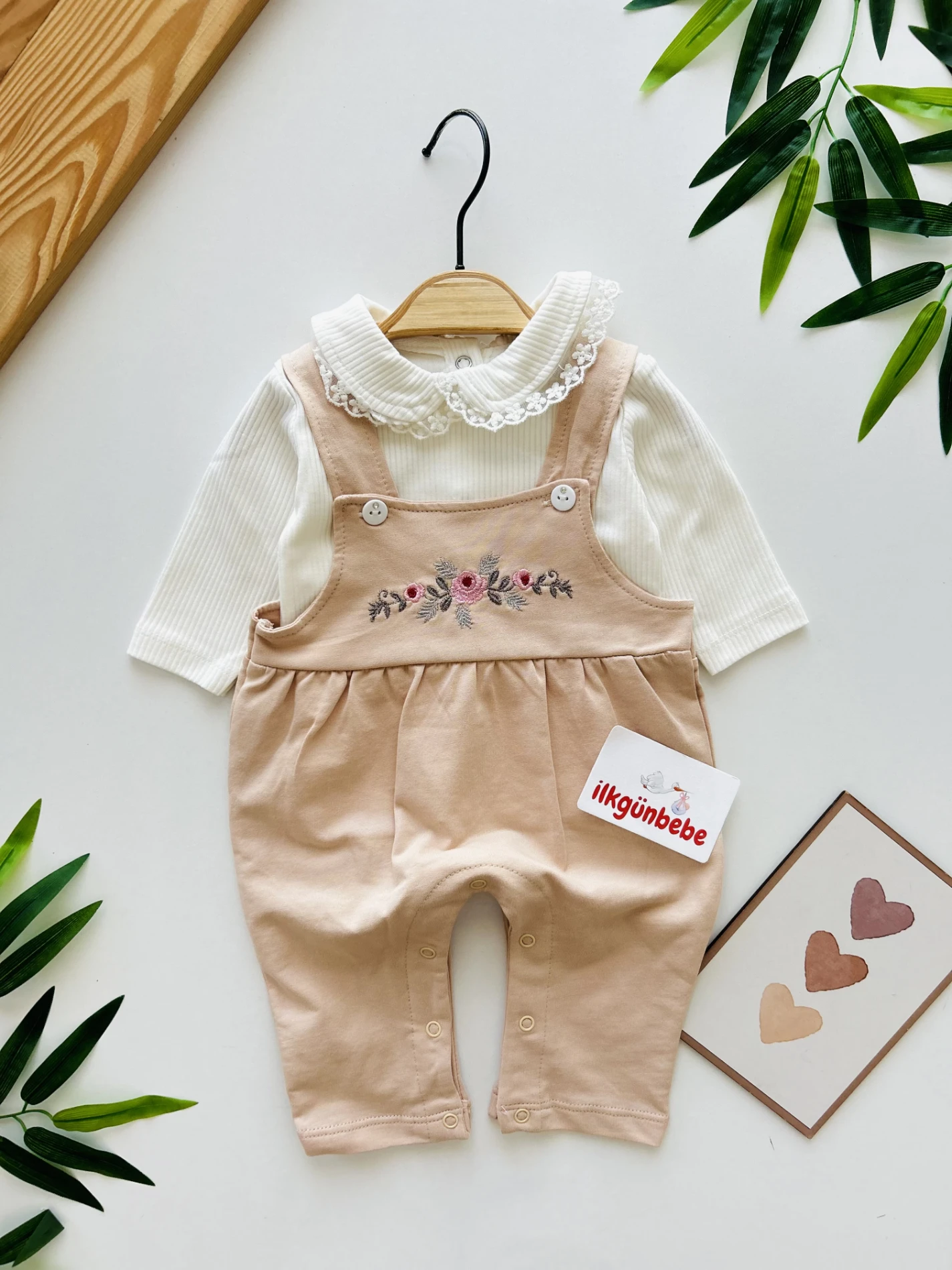 Çiçek Desenli Fisto Yaka Badi & Salopet Set
