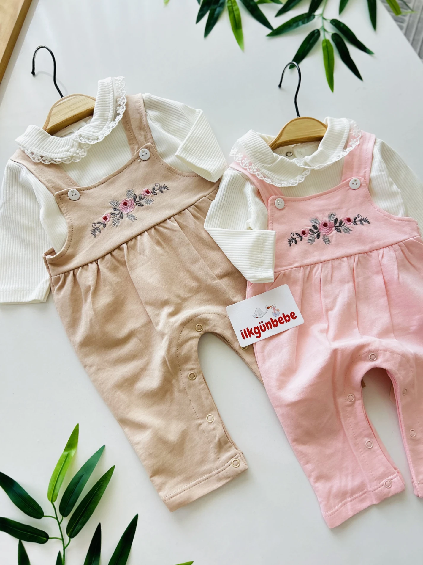 Çiçek Desenli Fisto Yaka Badi & Salopet Set