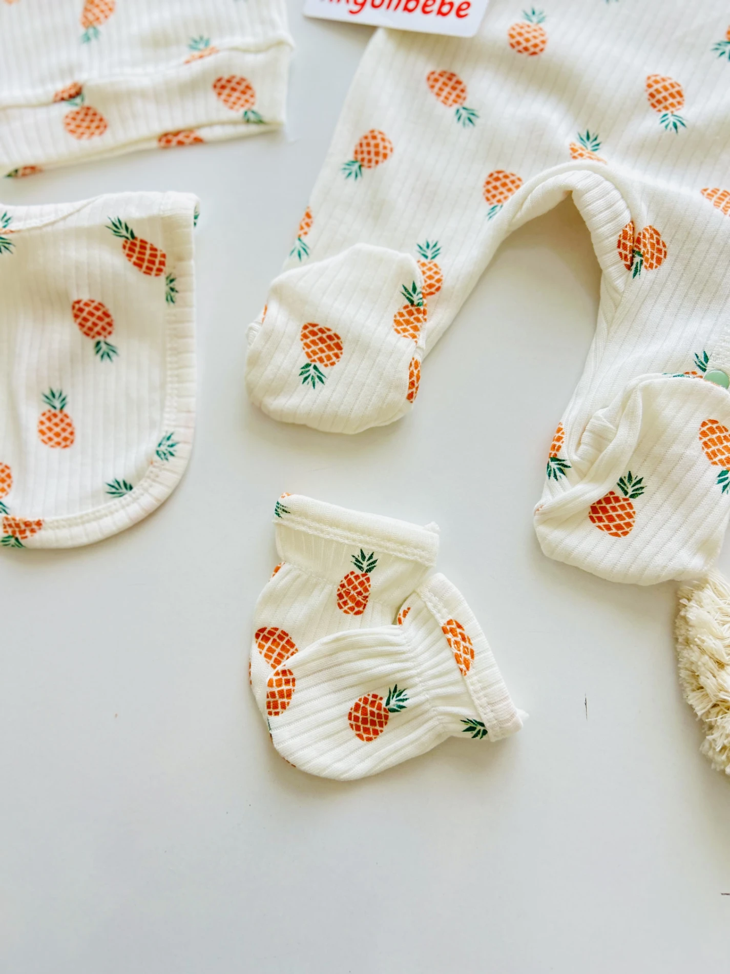 Ananas  Desenli Battaniyeli 5 Parça Yenidoğan Set