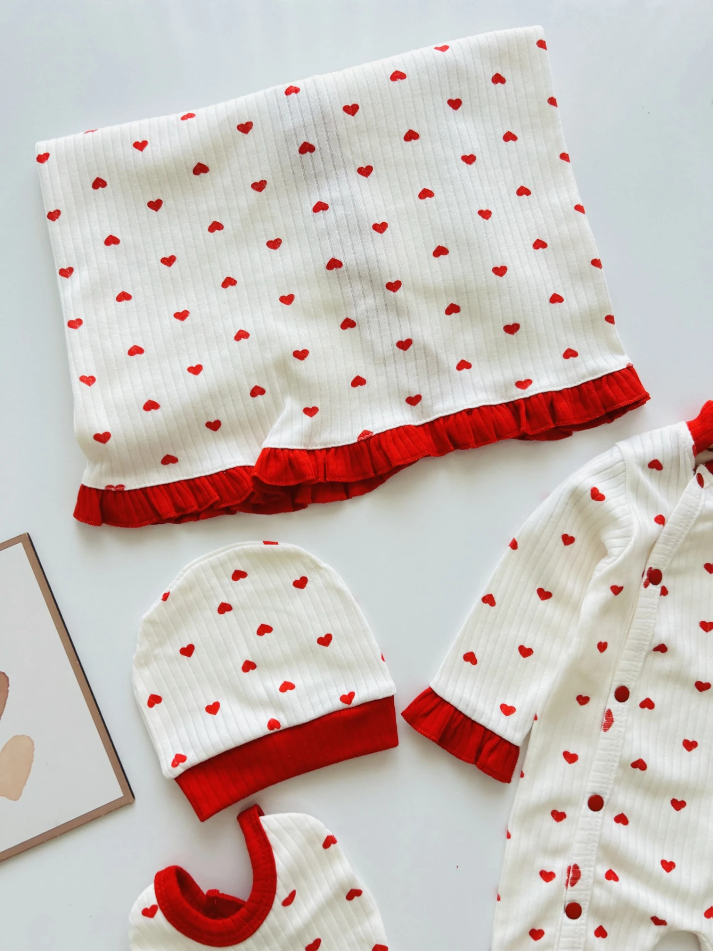Minik Kalp Desenli Battaniyeli 5 Parça Yenidoğan Set