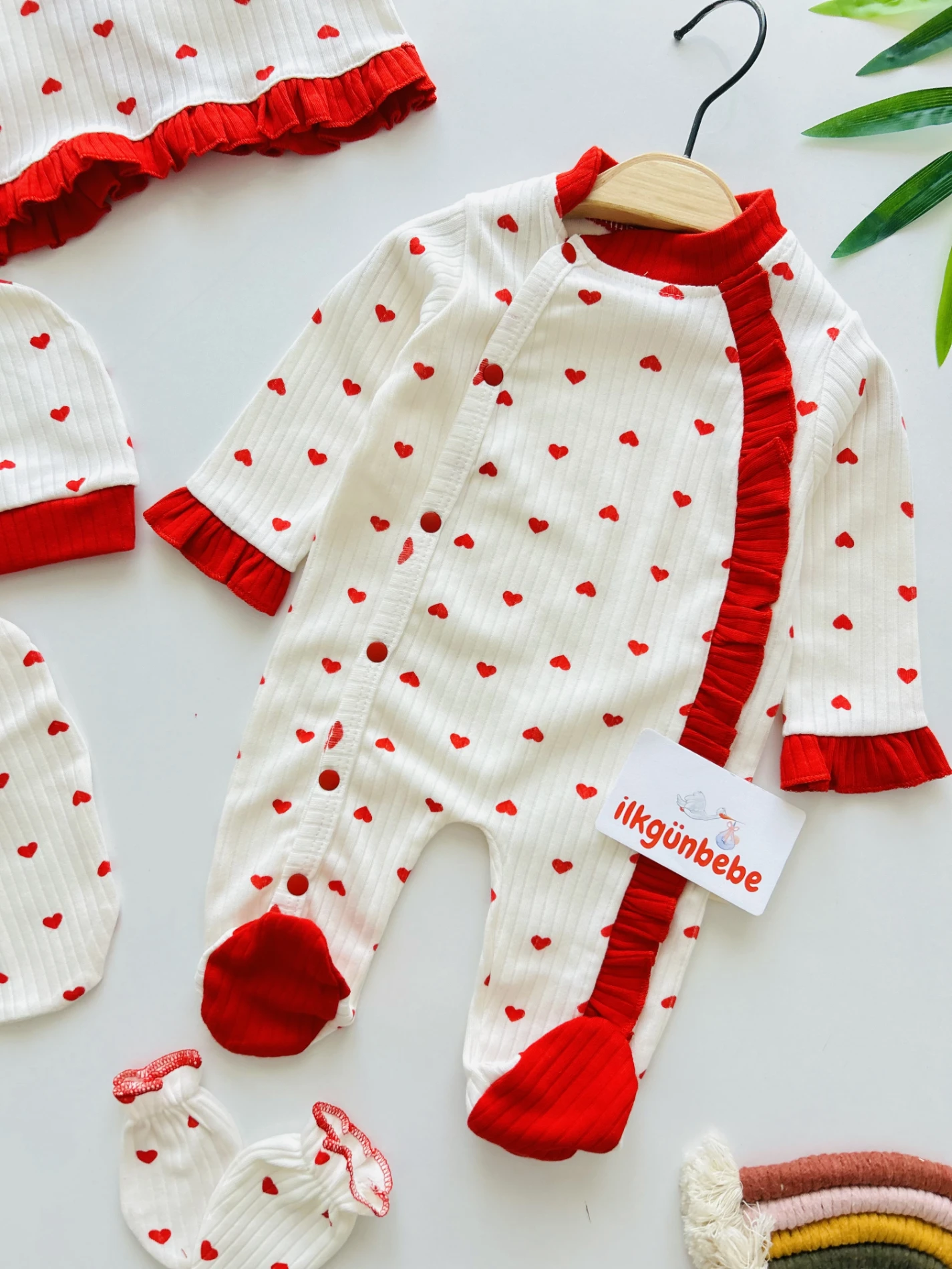 Minik Kalp Desenli Battaniyeli 5 Parça Yenidoğan Set