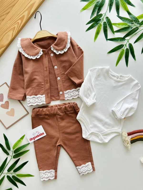 Güpür Dantel Detaylı Hırkalı Zıbınlı 3’lü Takım