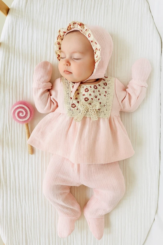 Çiçek Desenli Yaka Detaylı Şapkalı Eldivenli 4’lü %100 Pamuk Set