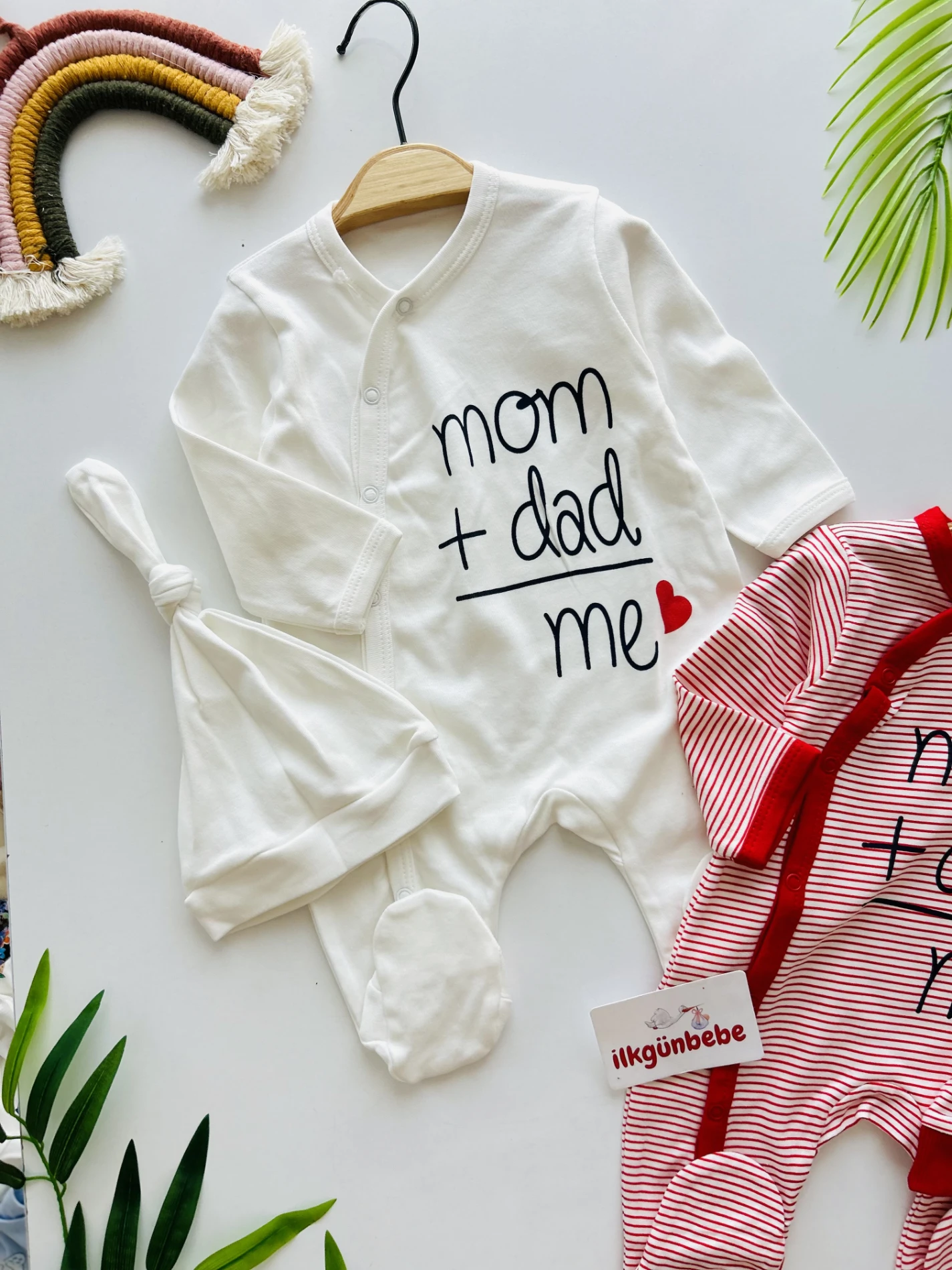 Mom + Dad Me Love Baskılı %100 Pamuk 2 Şapka & 2 Tulum Set