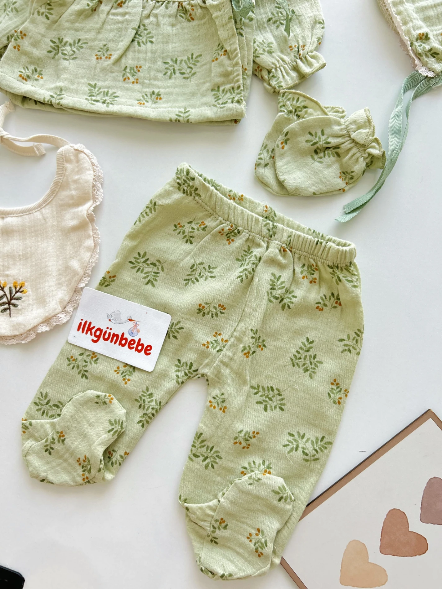 Yaprak Çiçekli 5 Parça %100 Pamuk Müslin Kumaş Yenidoğan Set