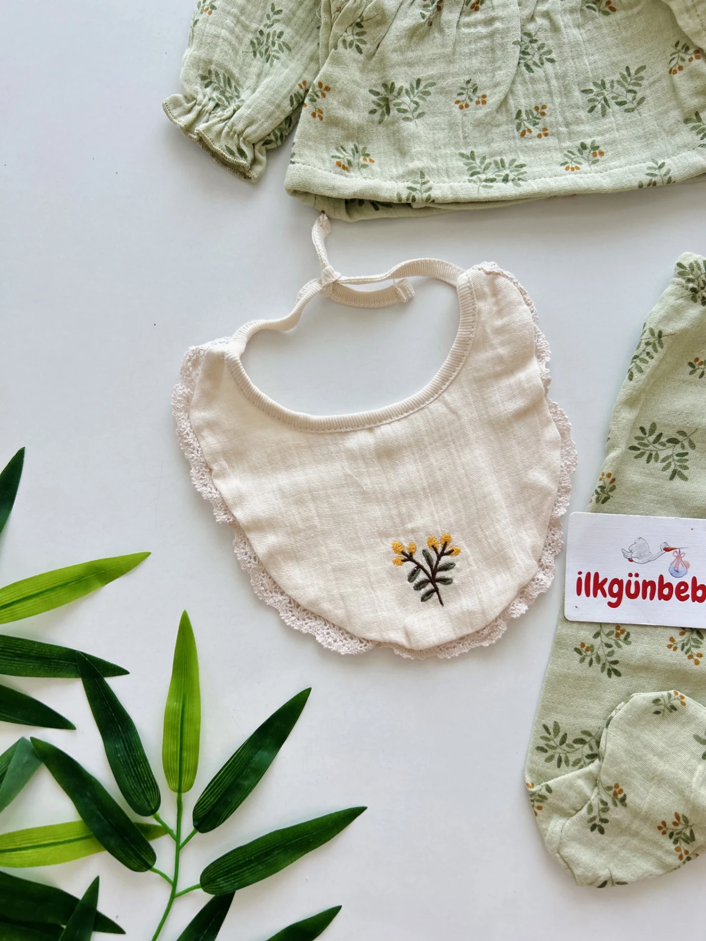 Yaprak Çiçekli 5 Parça %100 Pamuk Müslin Kumaş Yenidoğan Set