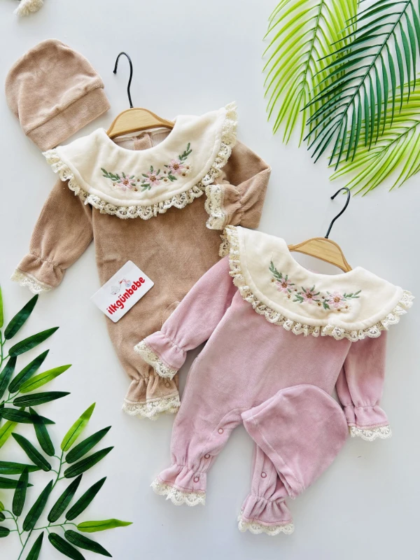 Çiçek Nakışlı Zarif Yakalı Kadife Kumaş Şapka Tulum