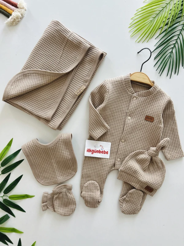 5 Parça %100 Pamuk Battaniyeli Yenidoğan Set