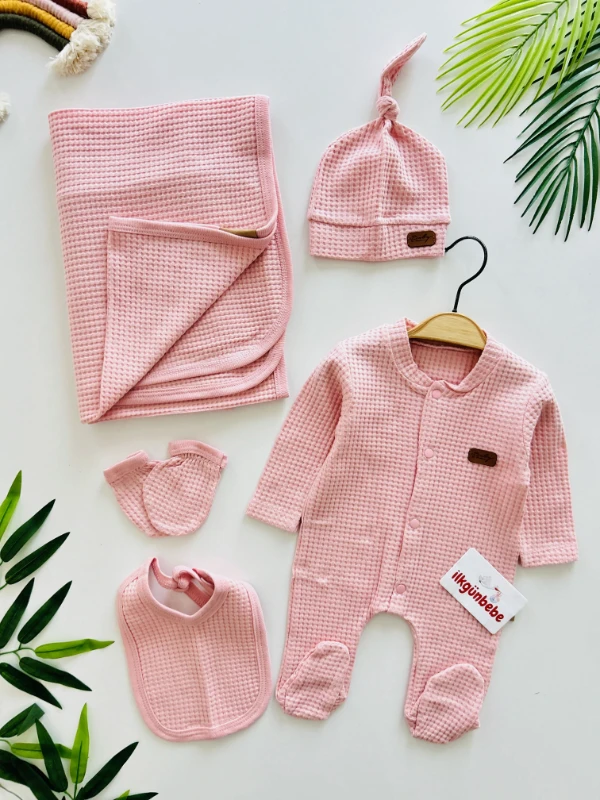 5 Parça %100 Pamuk Battaniyeli Yenidoğan Set