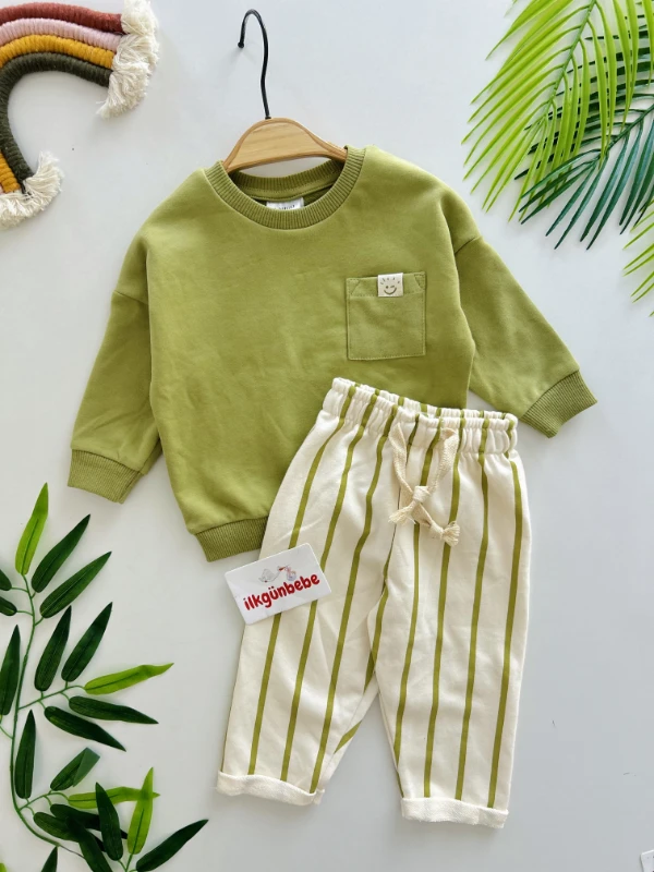 Gülücük Yaka Detaylı Premium Kalite Çizgili Pantalonlu Tarz Takım