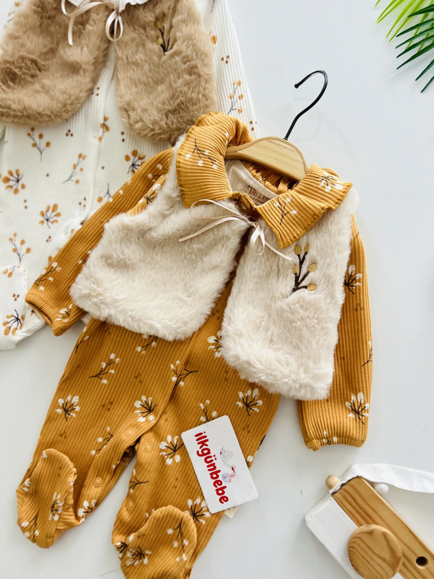 Peluş Kürk Yelekli Fitilli Esnek Kumaş Tulum Set