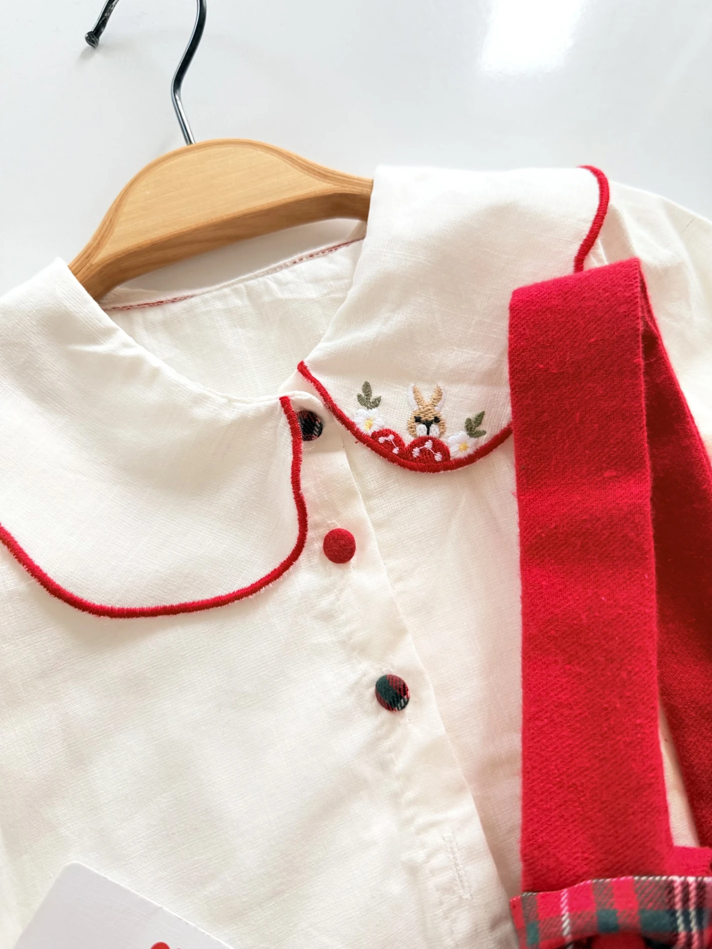 Özel Koleksiyon Bıjou Ekose Desen Tavşan Nakışlı Yaka Gömlekli Romper 