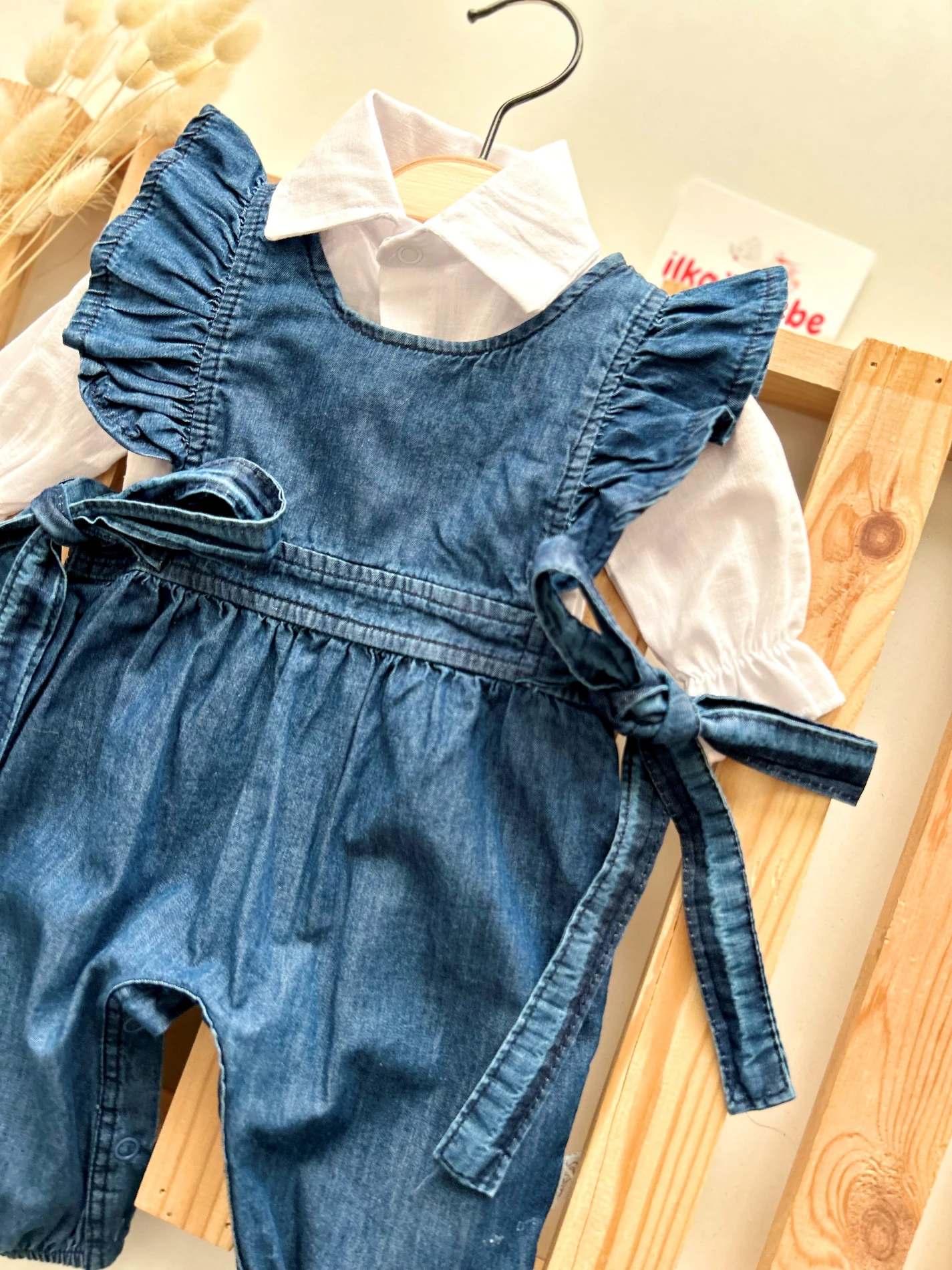 Pera Beyaz Gömlekli Kot Salopetli Bağlamalı 2’li Takım 