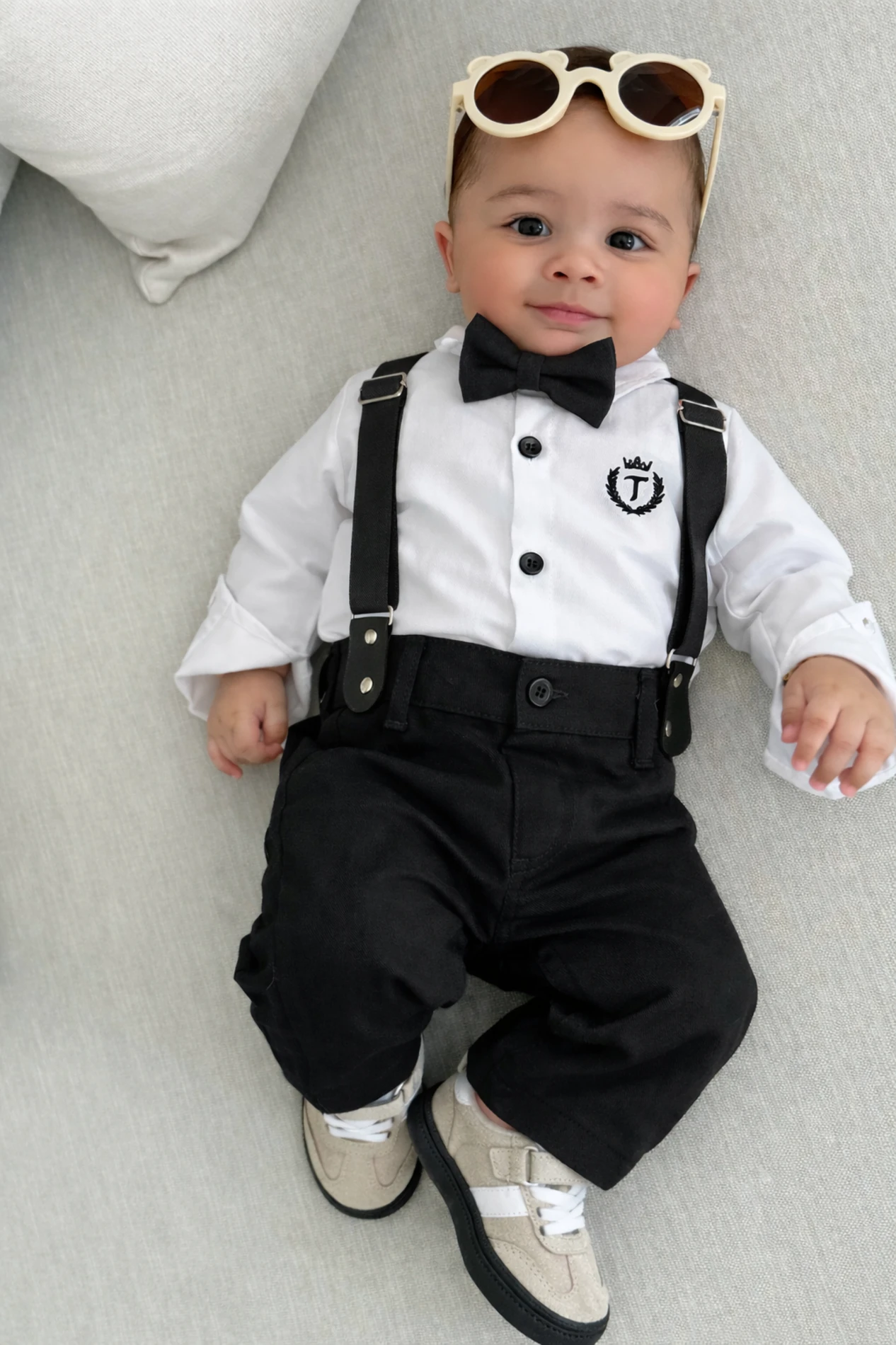 Papyonlu Askılı Özel Koleksiyon  ( siyah ) Şık Takım