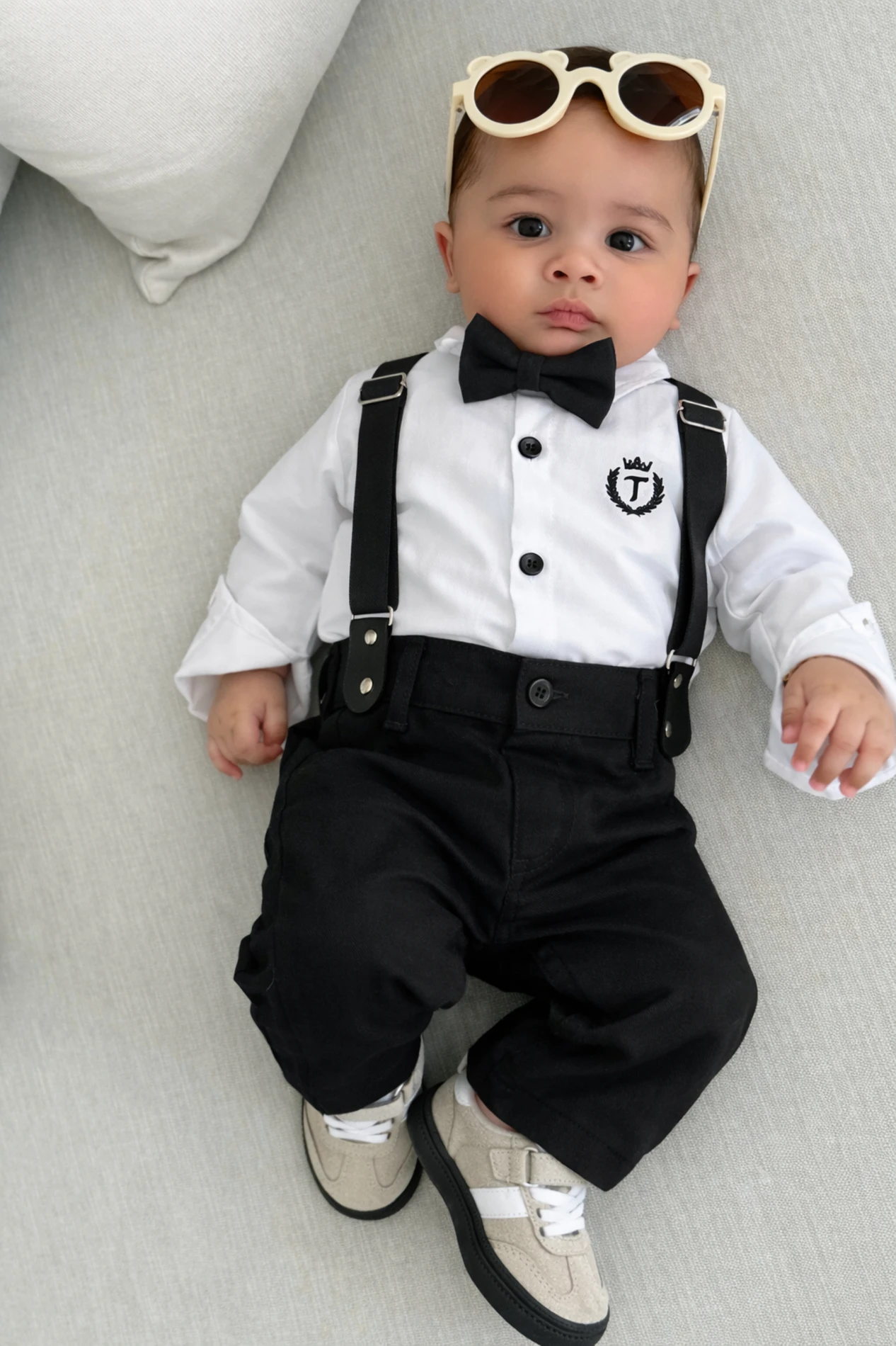 Papyonlu Askılı Özel Koleksiyon  ( siyah ) Şık Takım