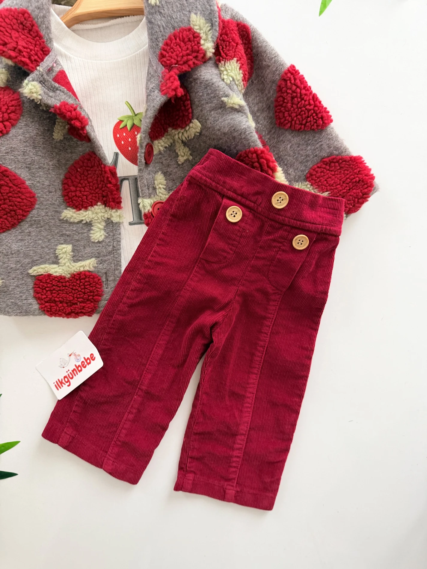 Çilek Peluş Montlu Kadife Pantalonlu Bodyli 3’lü Takım