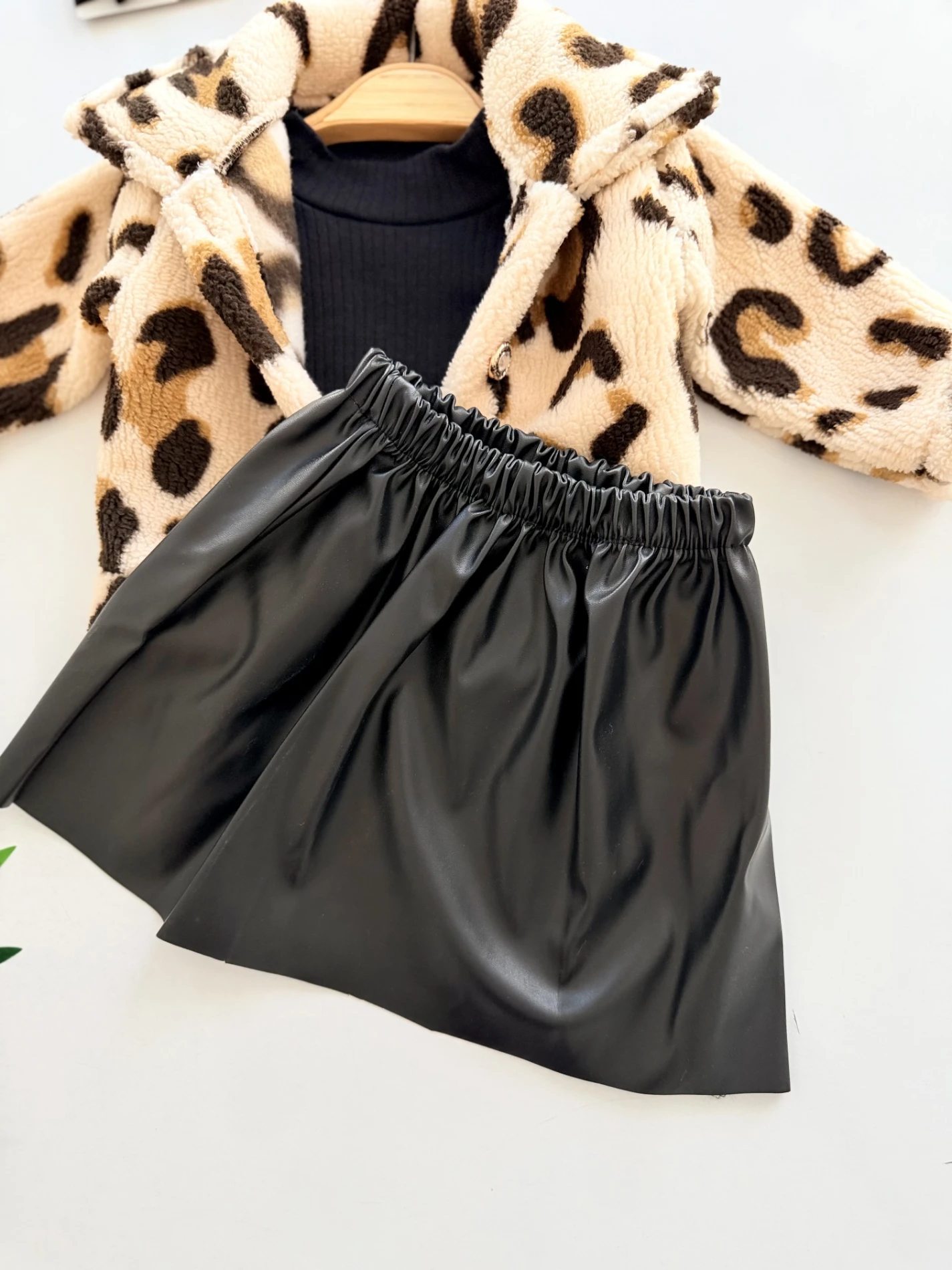 Deri Etekli Leopar Polar Montlu  Badili 3’lü Takım