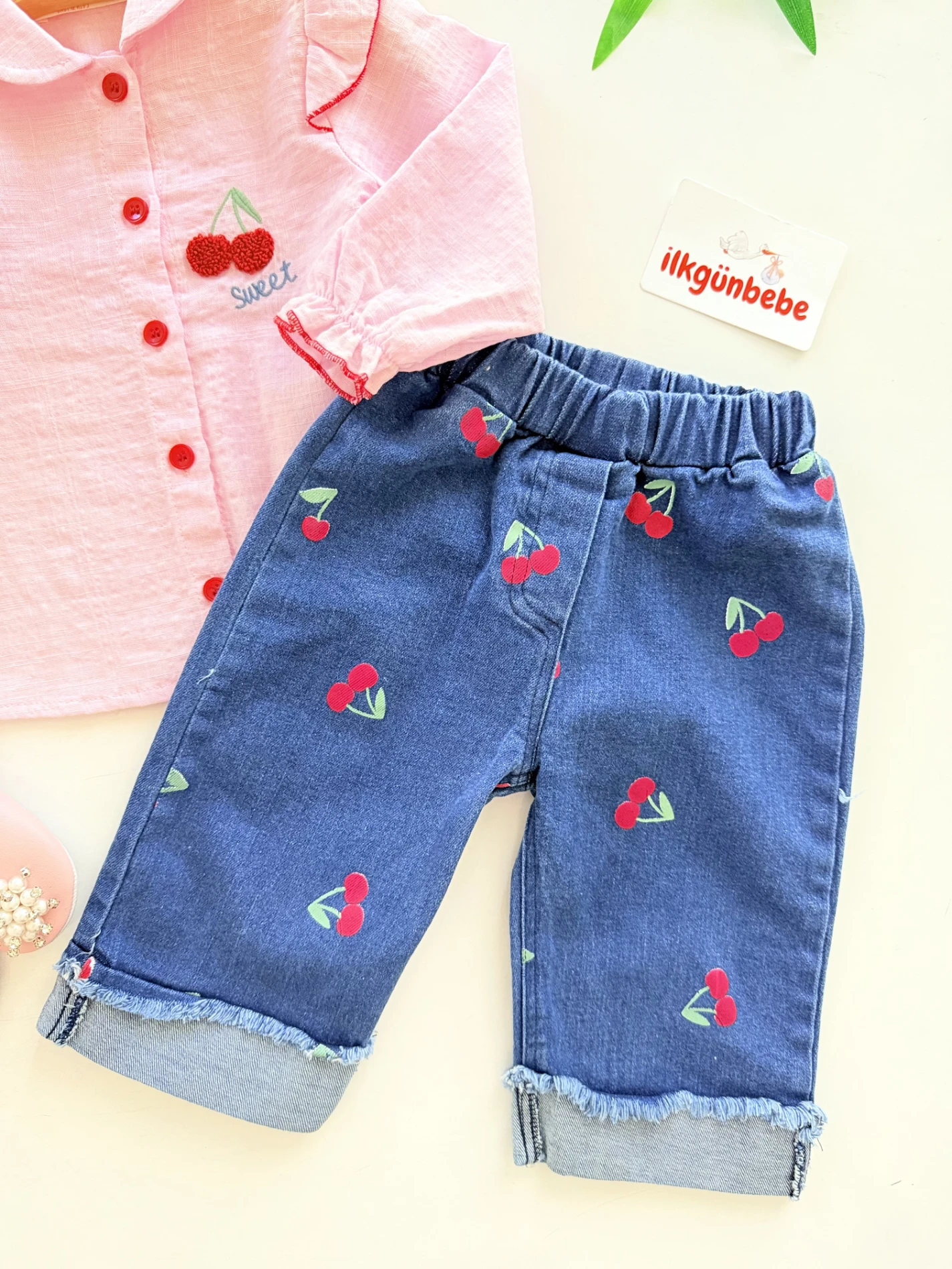 Kiraz Nakışlı Müslin Gömlekli Kiraz Desenli Pantalonlu Takım