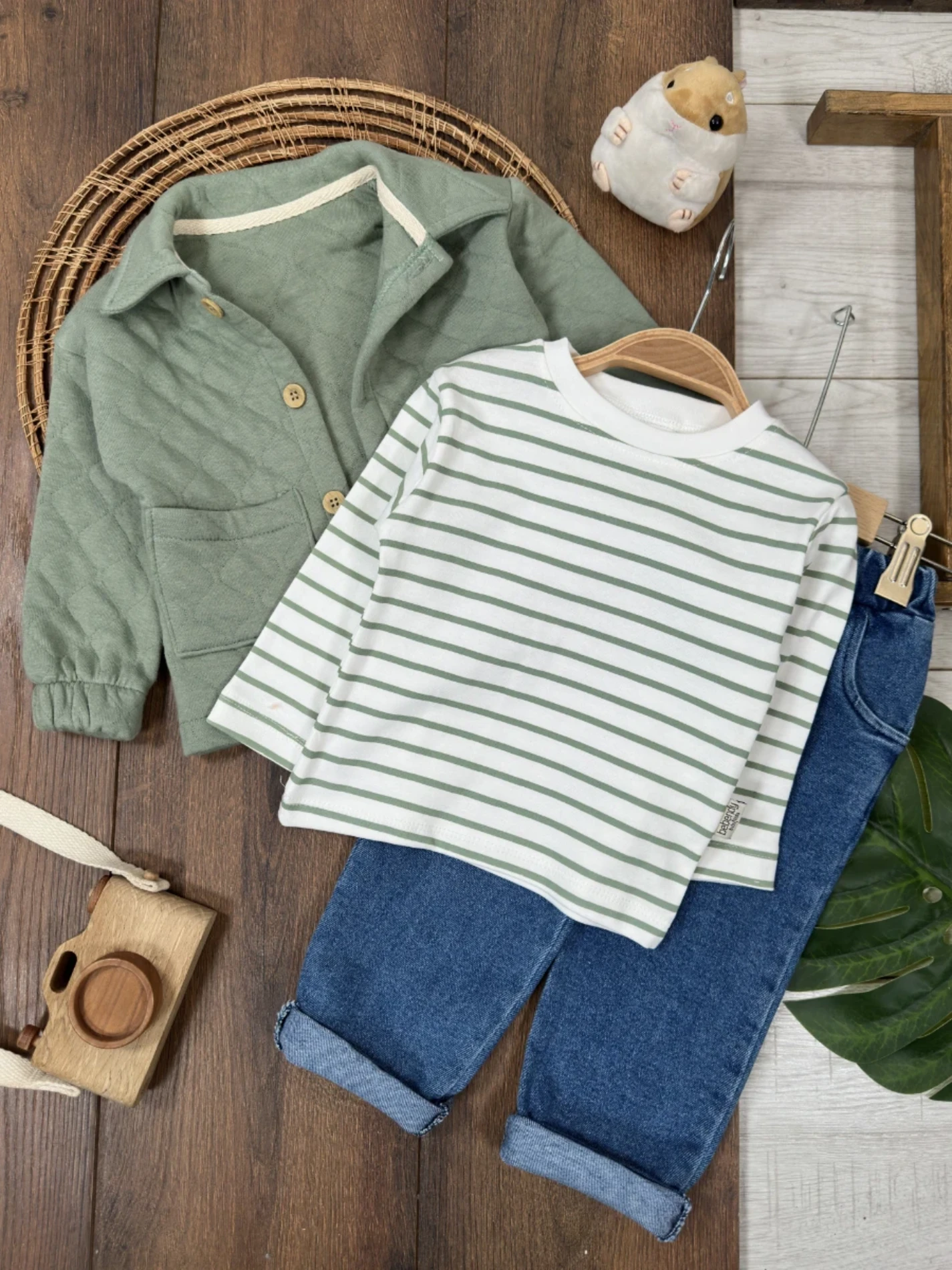 Kapitone Ceketli Çizgili Sweatli Kot Pantalonlu 3’lü Takım