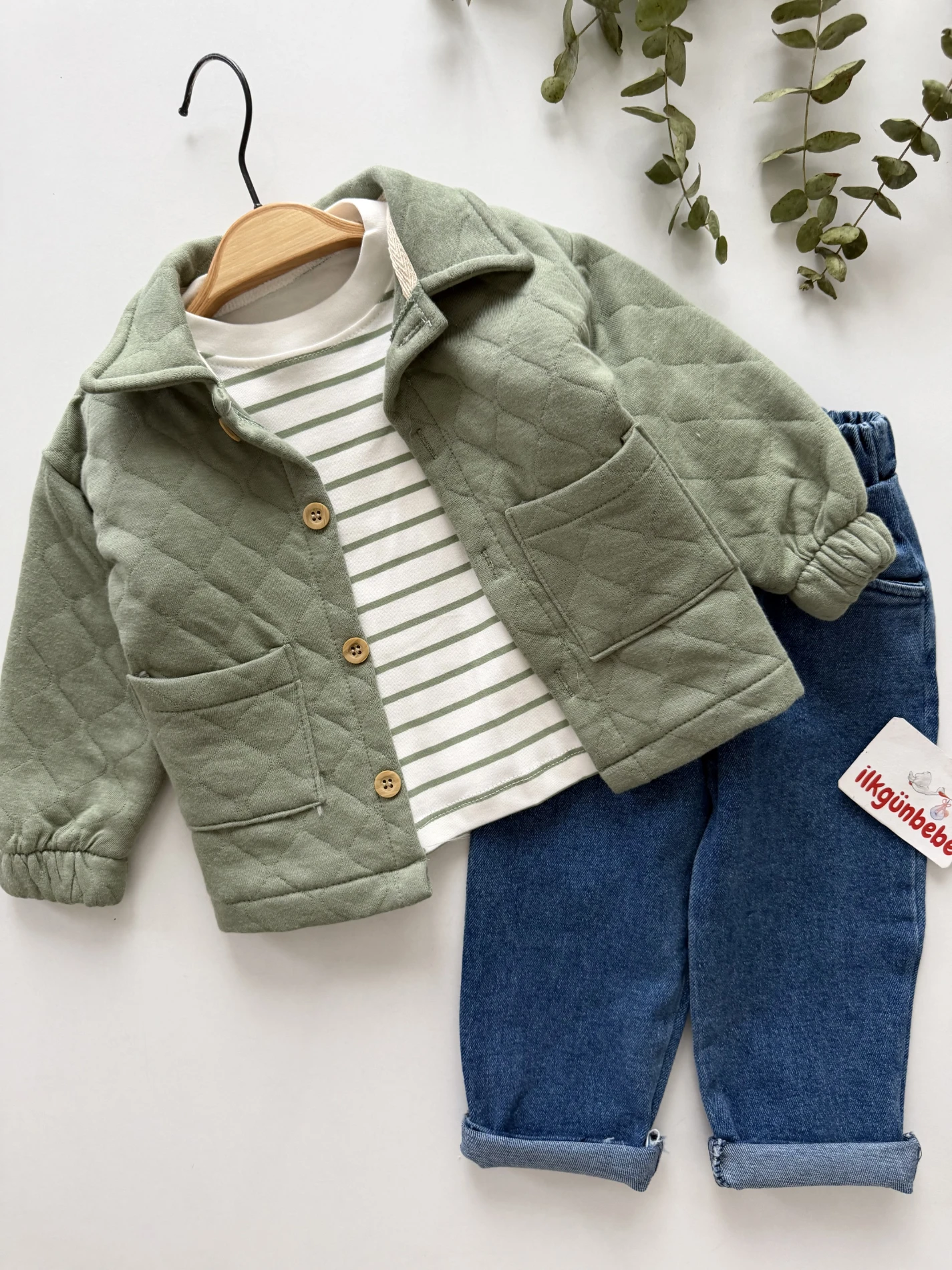Kapitone Ceketli Çizgili Sweatli Kot Pantalonlu 3’lü Takım