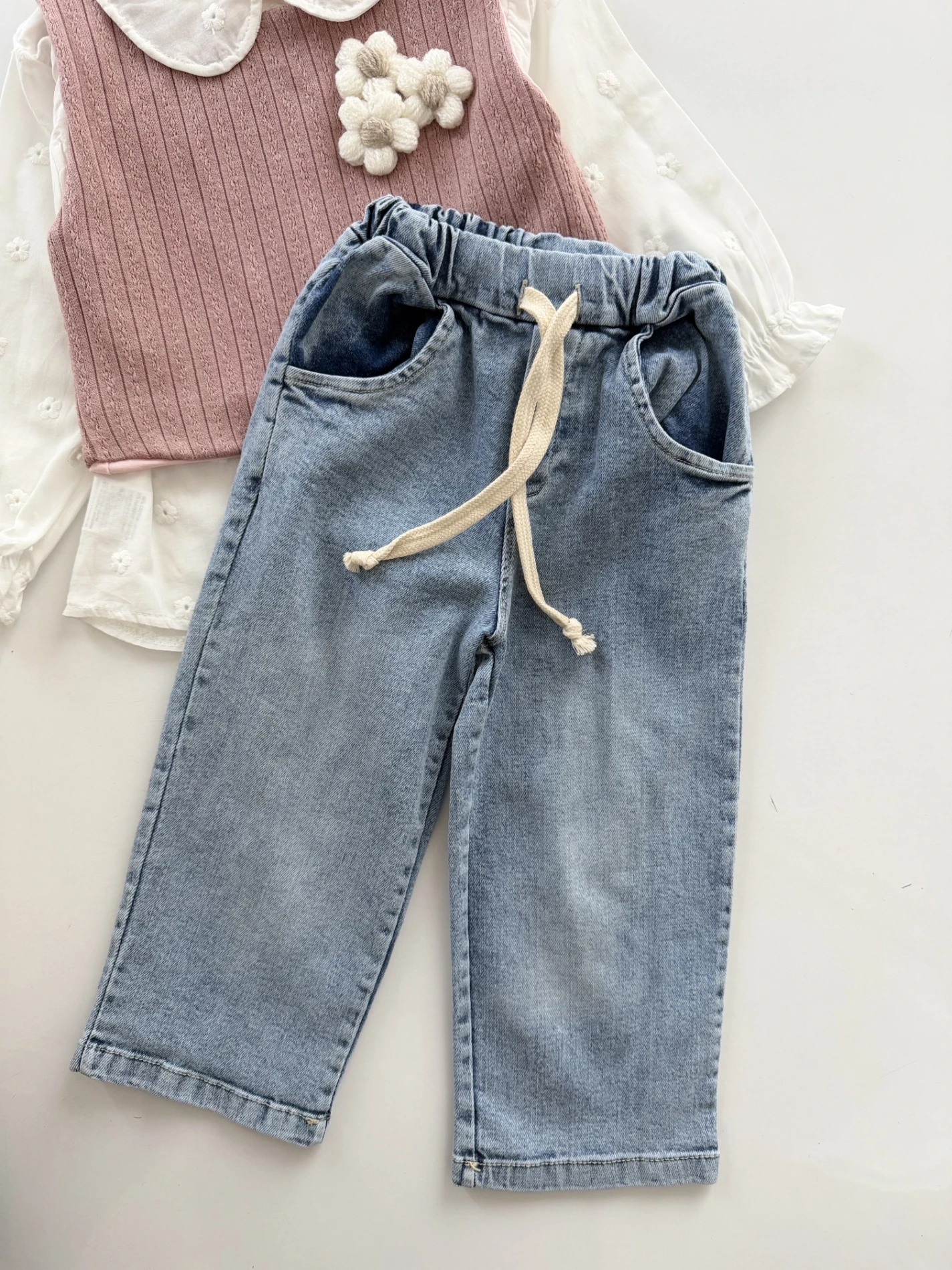 Papatya Nakışlı Süveterli Gömlekli Kot Pantalonlu 3’lü Takım