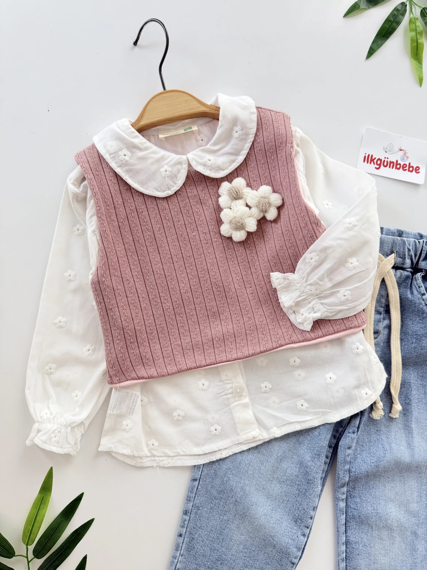 Papatya Nakışlı Süveterli Gömlekli Kot Pantalonlu 3’lü Takım