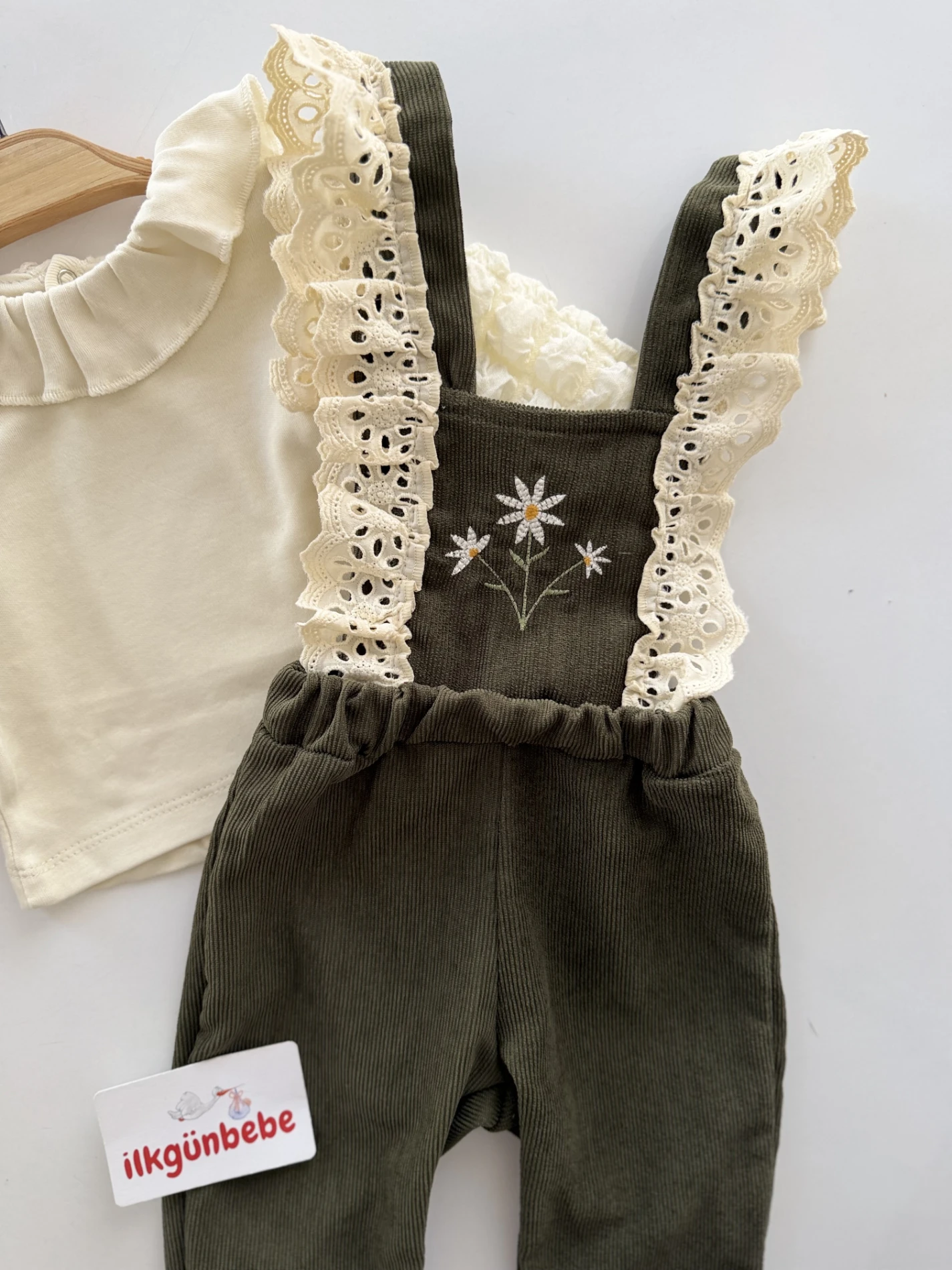 Vintage Papatya Nakışlı Kadife Salopet & Badi Takım