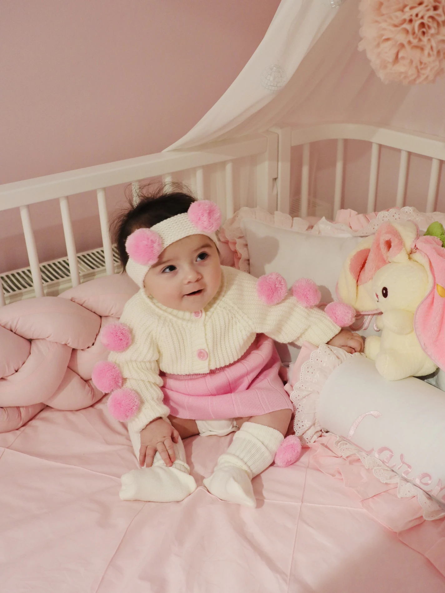 Ponponlu Selanik Örgüsü Hırkalı Triko Etekli Bandana & Çorap 4’lü Set