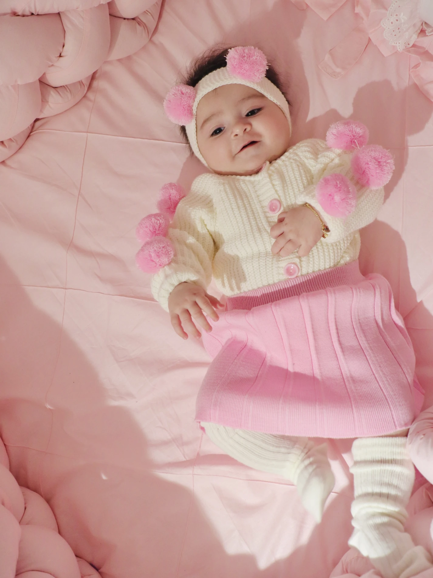 Ponponlu Selanik Örgüsü Hırkalı Triko Etekli Bandana & Çorap 4’lü Set