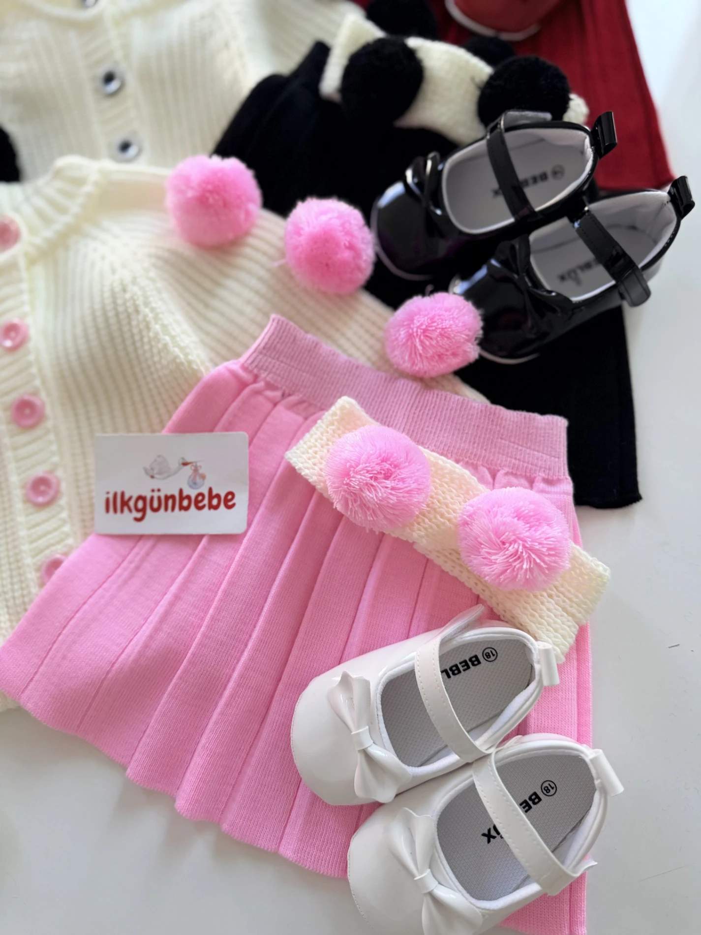 Ponponlu Selanik Örgüsü Hırkalı Triko Etekli Bandana & Çorap 4’lü Set