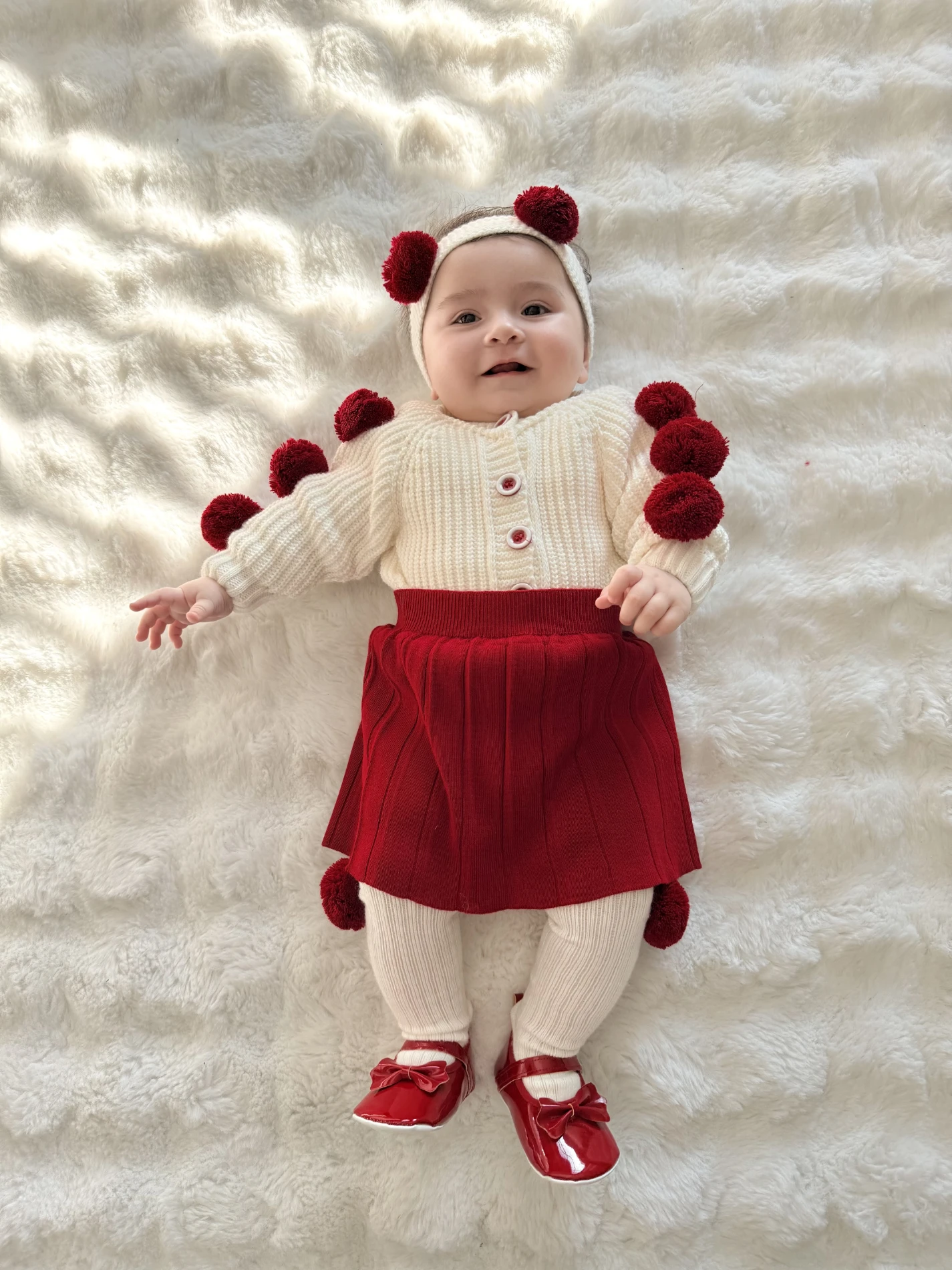 Ponponlu Selanik Örgüsü Hırkalı Triko Etekli Bandana & Çorap 4’lü Set