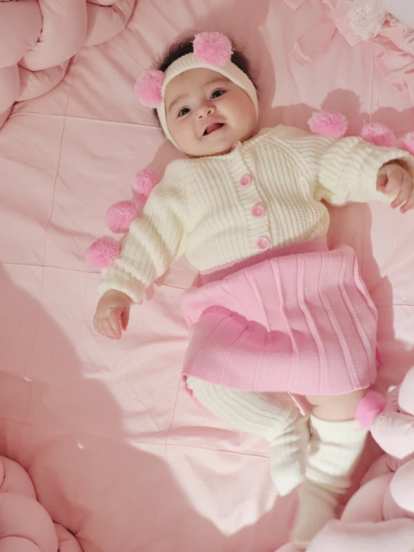 Ponponlu Selanik Örgüsü Hırkalı Triko Etekli Bandana & Çorap 4’lü Set