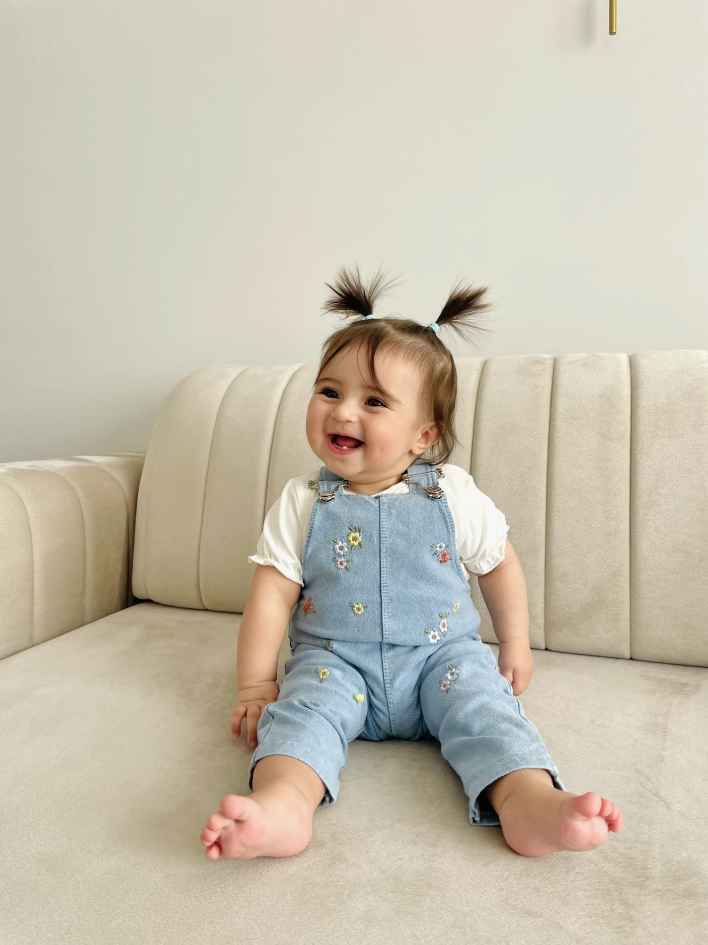 Minik Çiçek  Nakışlı Örme Yumuşacık Likralı Esnek Kumaşlı Salopetli 2’li Premium Kalite Set