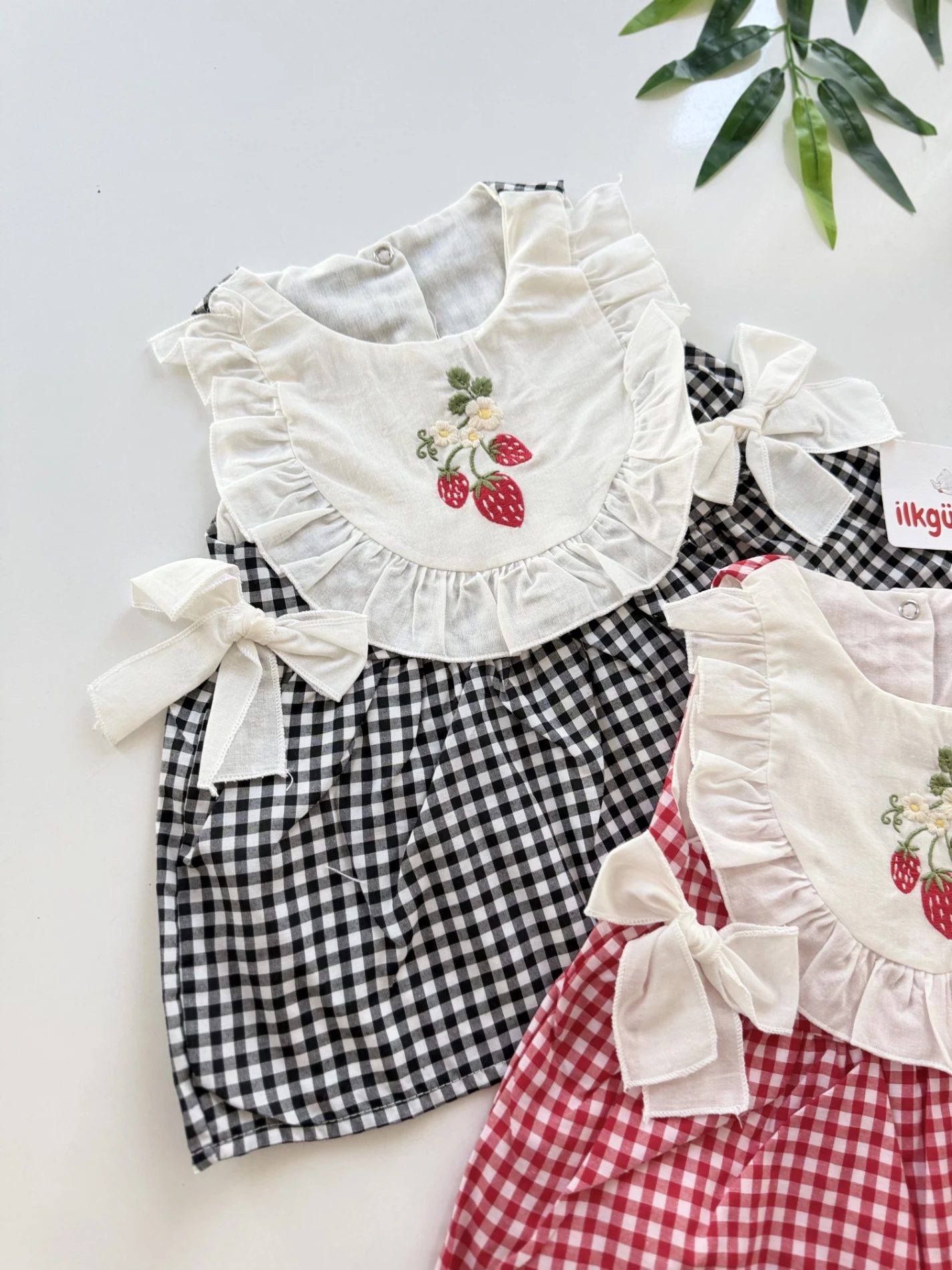 Cherry Ekoseli Fiyonk Detaylı Elbise