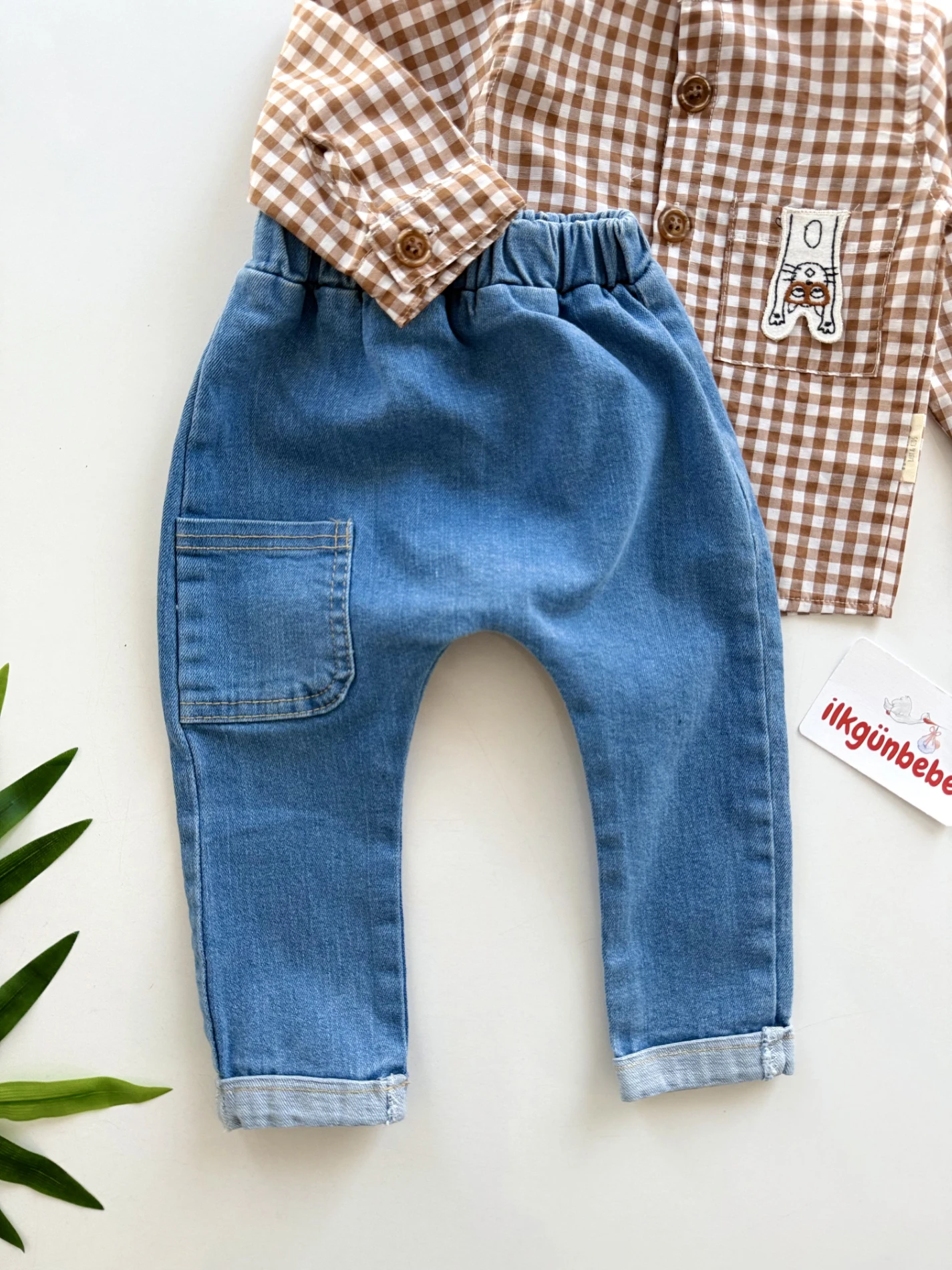 Kedi Nakışlı Kot Pantalonlu Takım