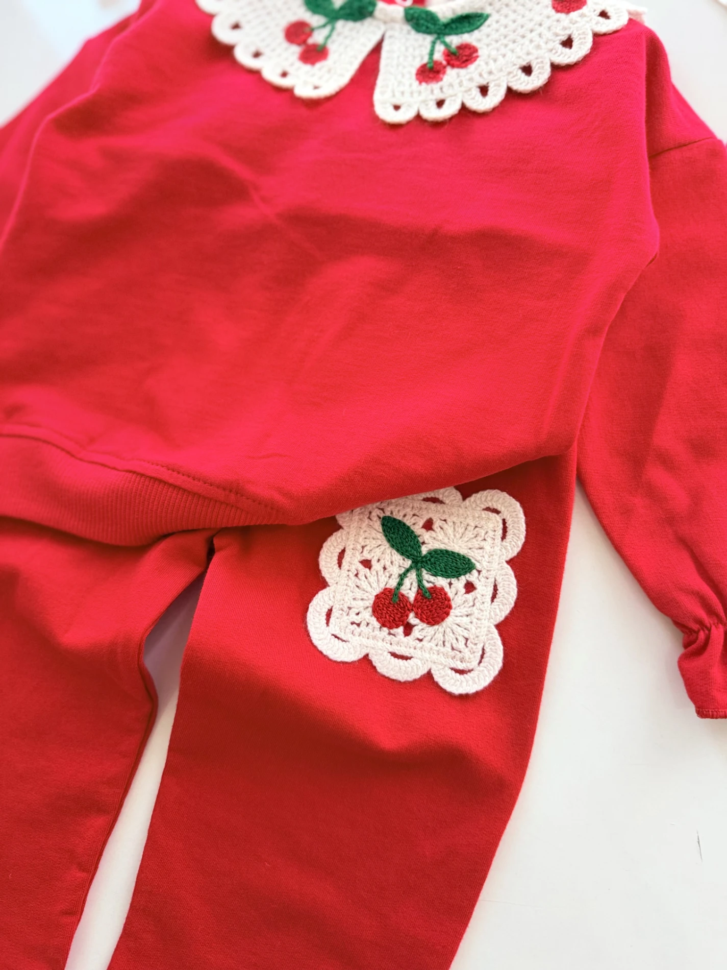 Kiraz Detaylı 2’li  %100 Pamuk Takım